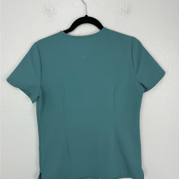 Figs Casma Hydrogreen Scrub Top PO 1367 - Picture 6 of 8